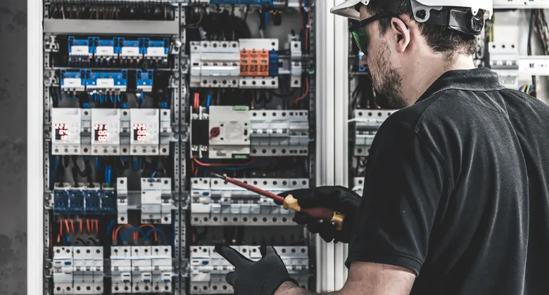 Featured image for “Case Study: Electrical Contractor Fixes Its Payroll Tracking Problems”